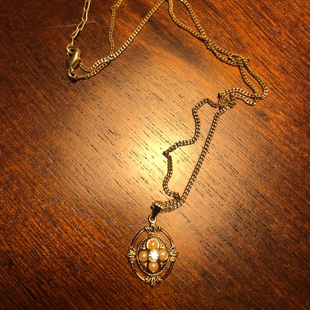 Vintage Gold Tone Rhinestone Necklace